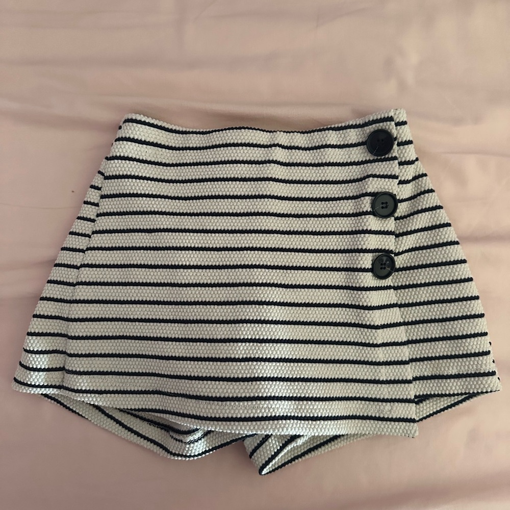 Zara Skorts